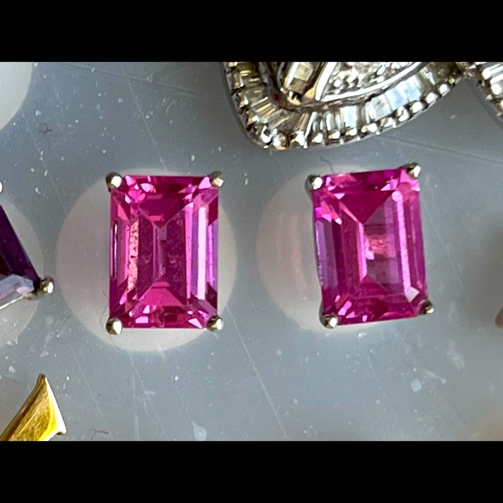 Earrings 14k white gold with pink precious stone
